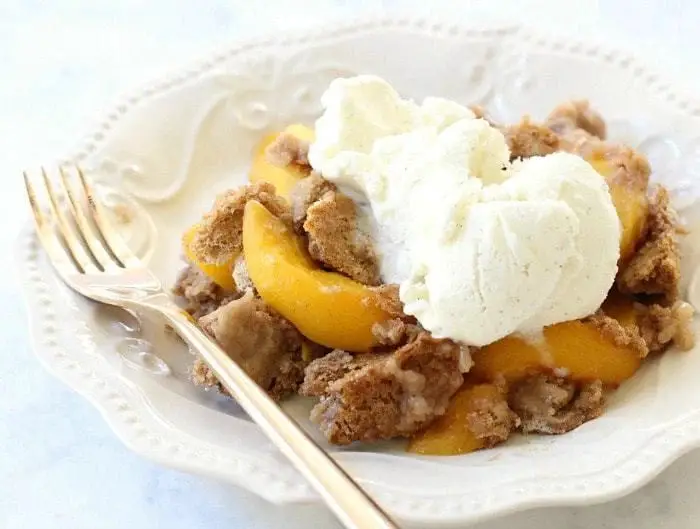 Peach Cobbler Recipe Using Cake Mix: Deliciously Simple and Quick!