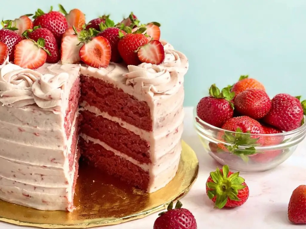 Deliciously Decadent Strawberry Cake Filling Recipe: A Sweet Delight!