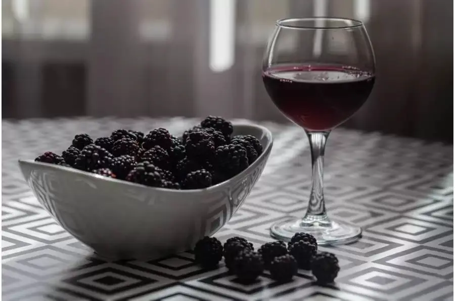 Blackberry Mead Recipe: How to Craft the Perfect Blend