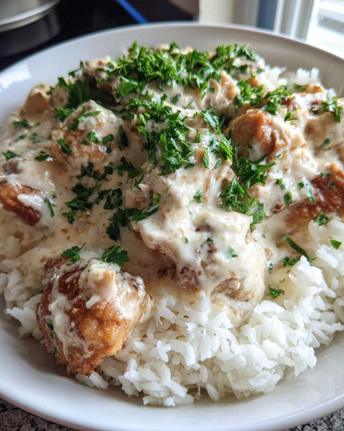 Creamy Smothered Chicken And Rice - detail 1