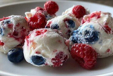 Frozen Yogurt Berry Bites