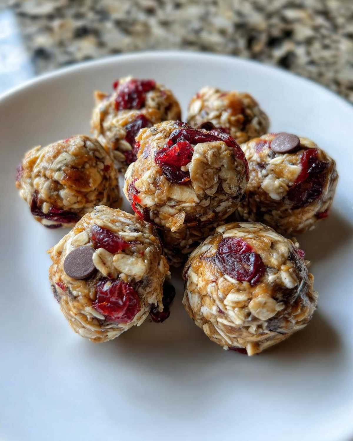 Trail Mix Energy Bites No-Bake - detail 3