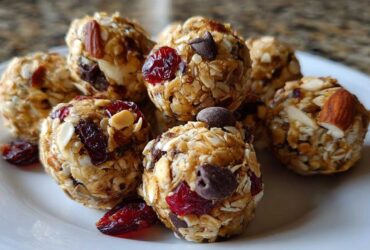 Trail Mix Energy Bites No-Bake