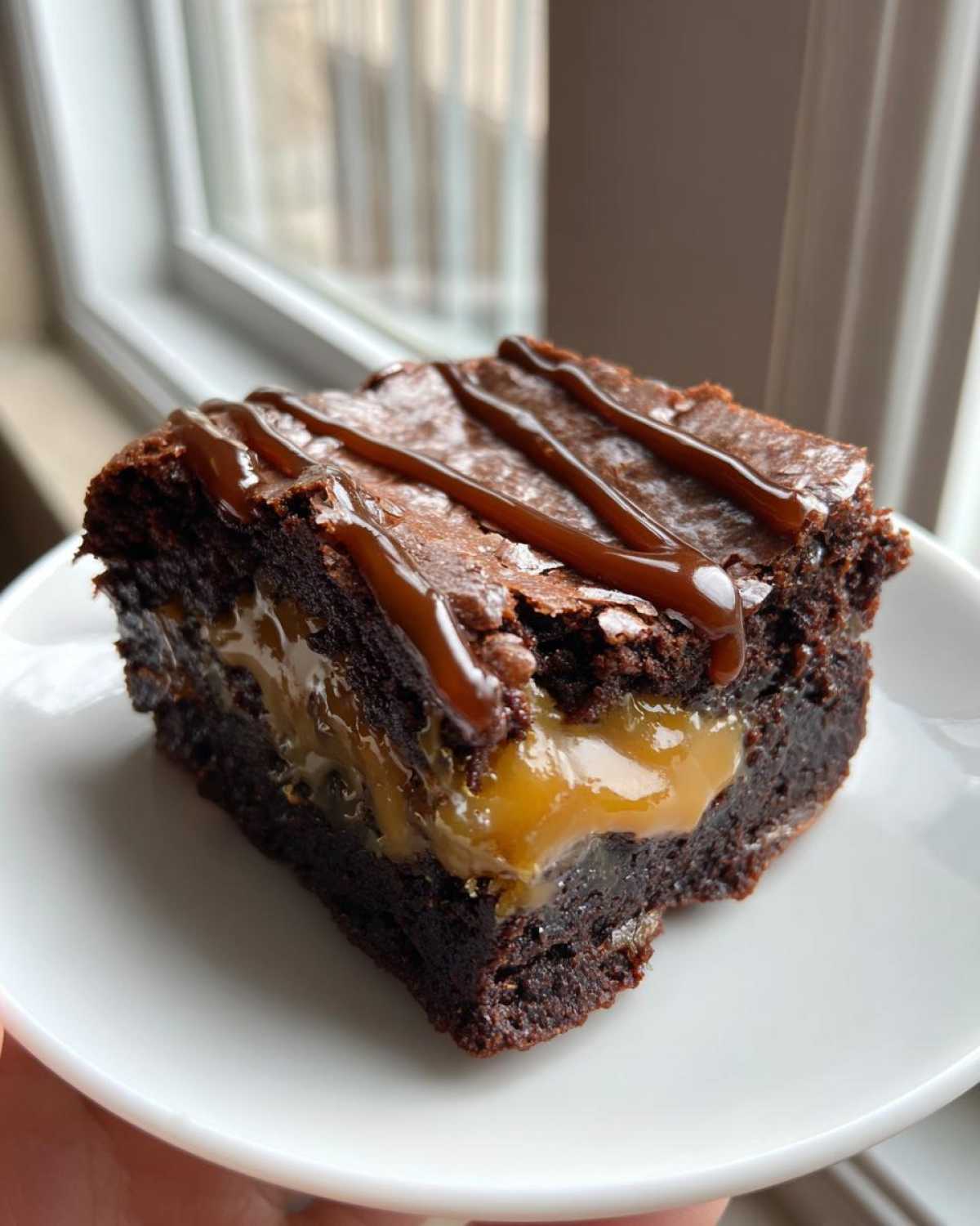 Ultimate Gooey Caramel Brownies Surprise - detail 2