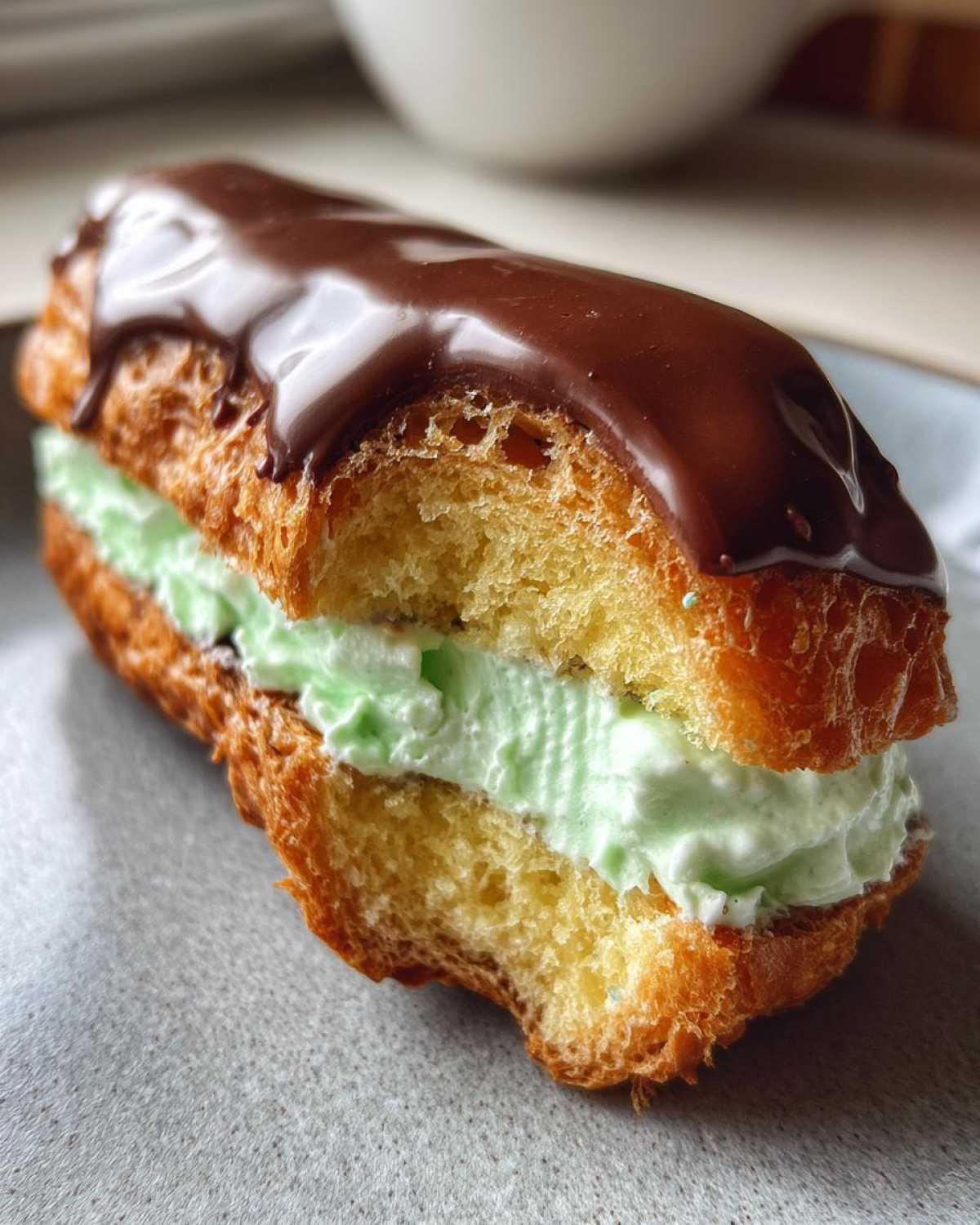 Chocolate Peppermint Eclair - detail 3