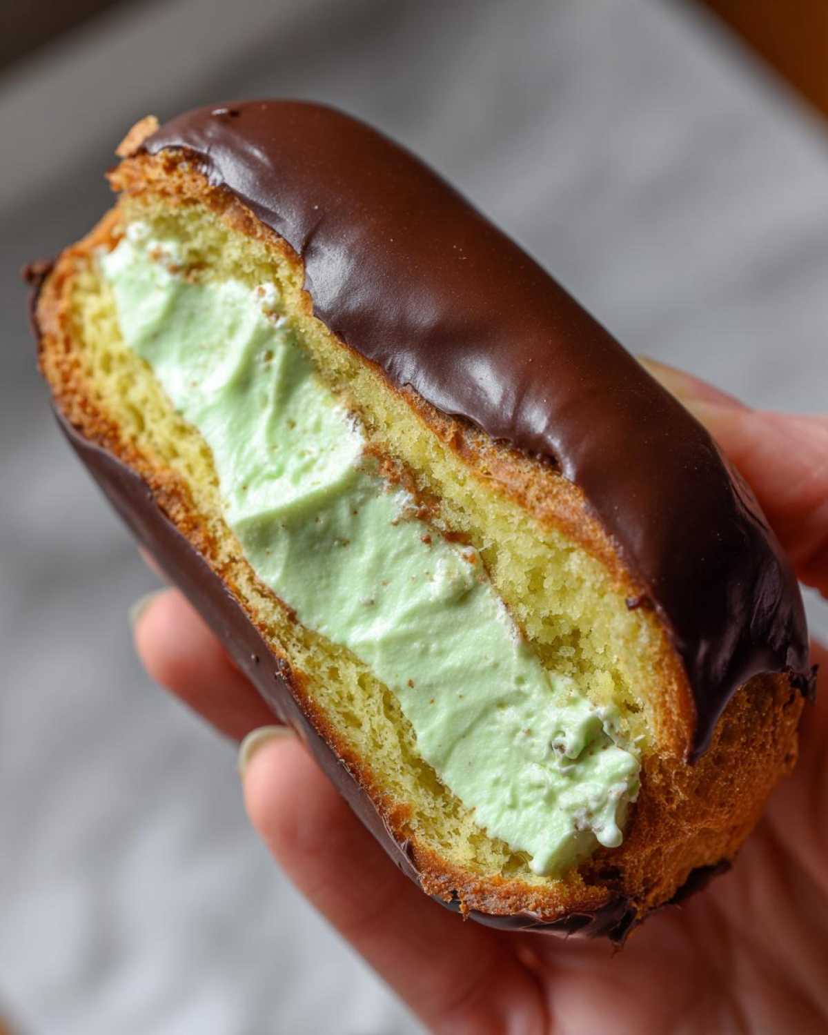 Chocolate Peppermint Eclair - detail 4