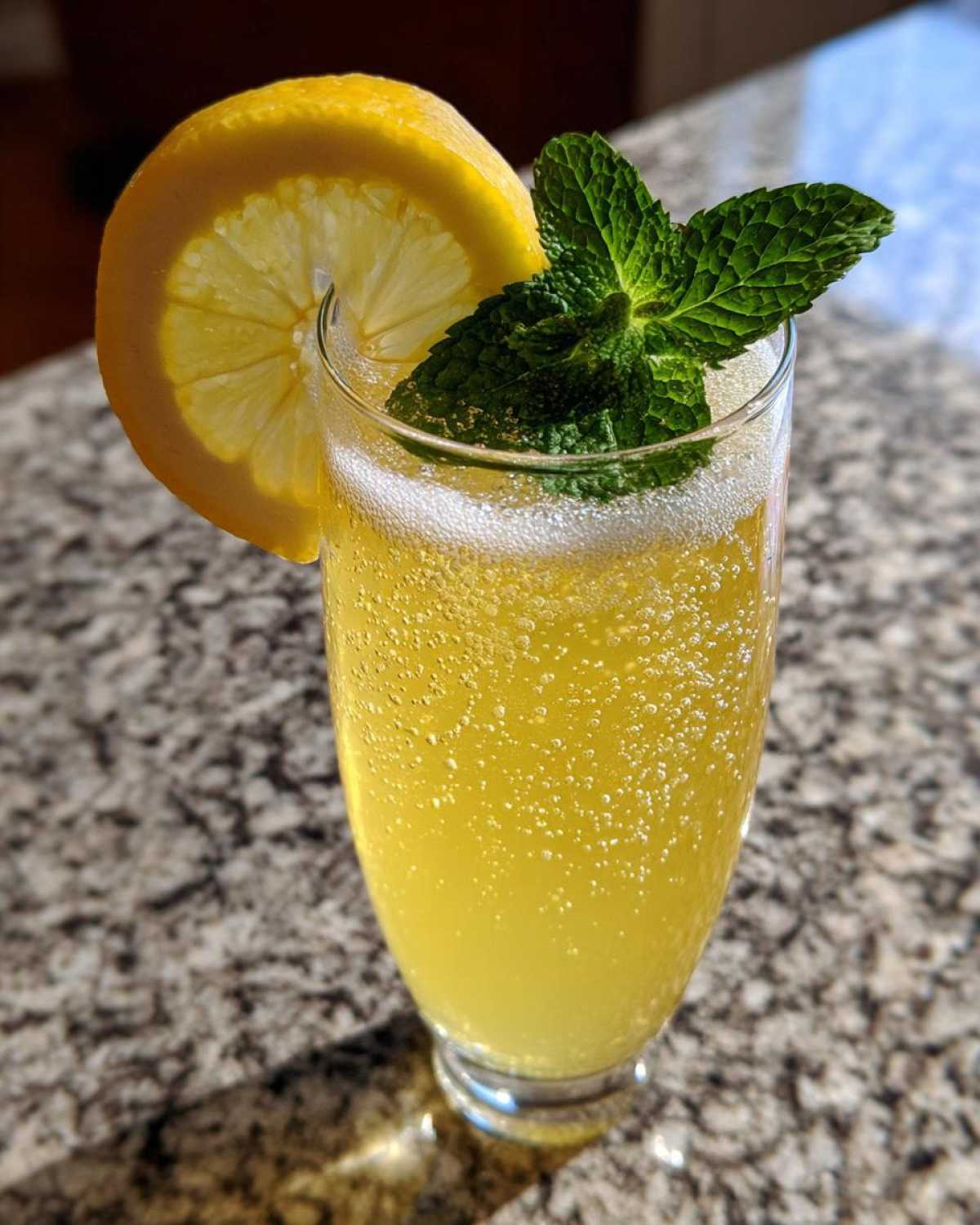 First-Toast Sparkling Lemonade - detail 1
