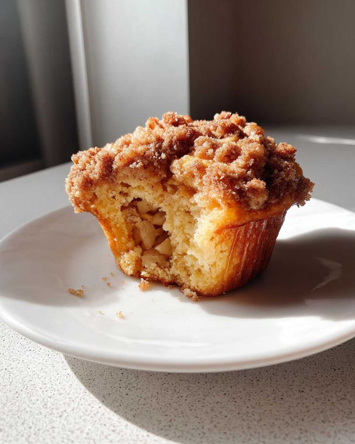 Cinnamon Apple Crumble Muffins - detail 1