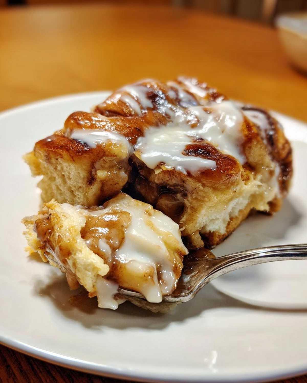 Cinnamon Roll Apple Cobbler - detail 1