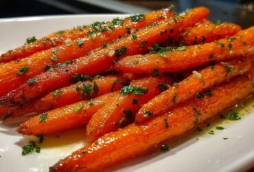 Garlic Butter Roasted Carrots