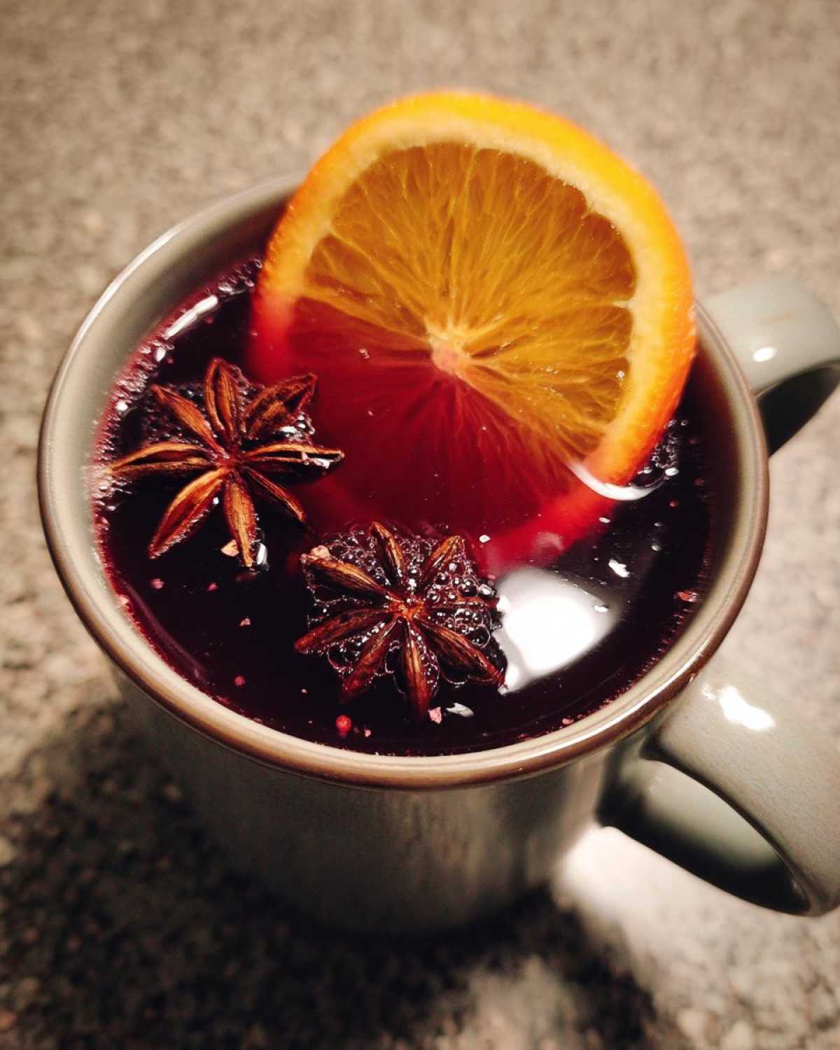 Mulled Wine: Holiday Spirit in a Mug - detail 1