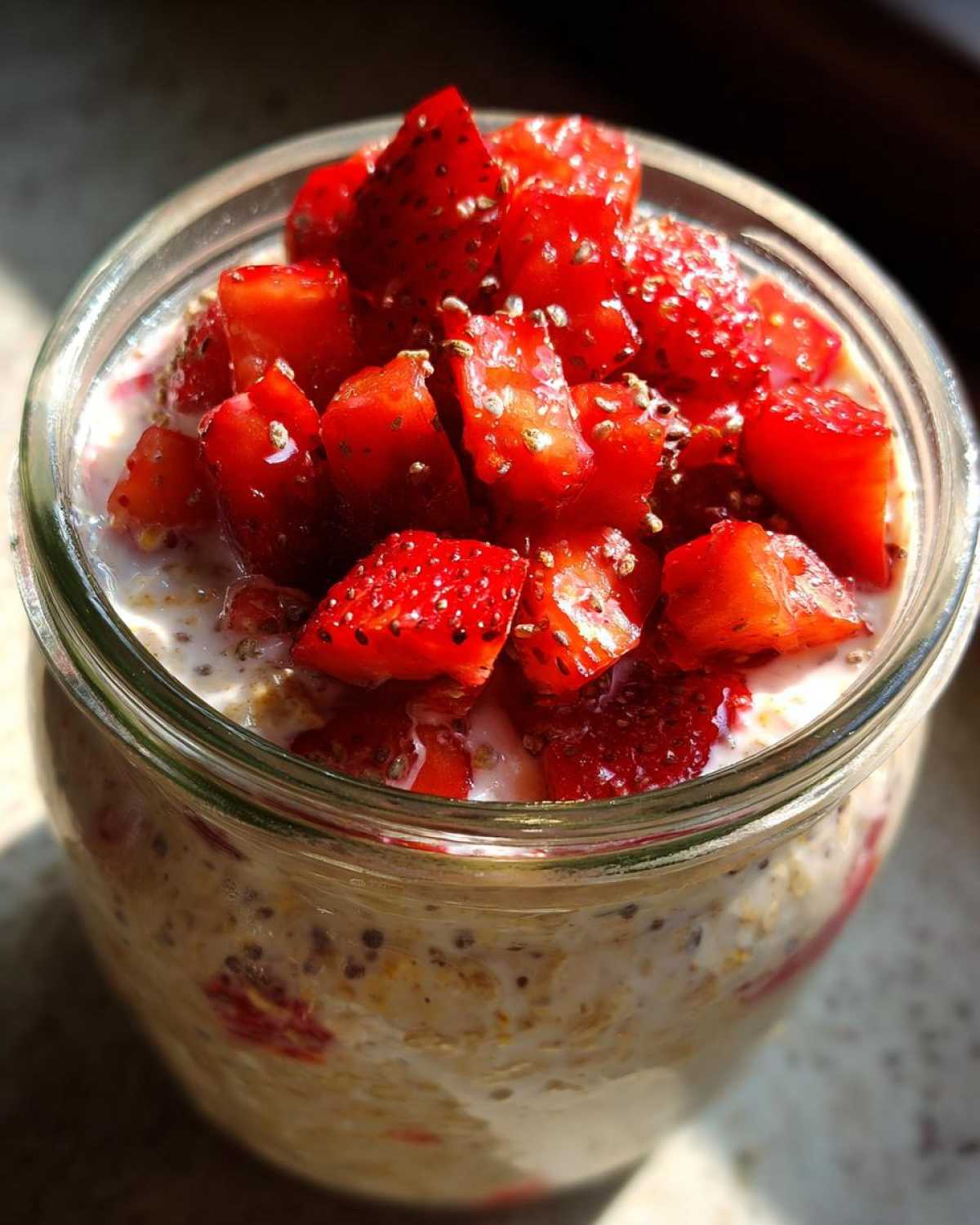 Strawberry Cheesecake Overnight Oats - detail 1